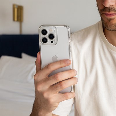 coque iphone 13 UltraGuard installer rechargeable transparent 